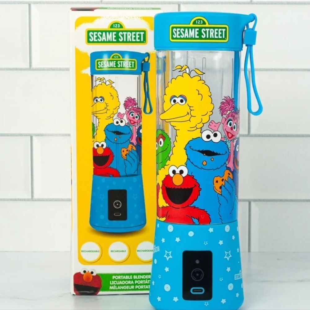 Uncanny Brands Sesame Street Portable Blender